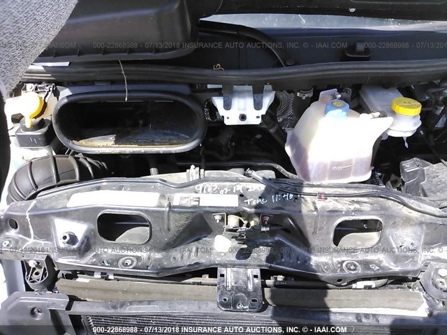 3C6TRVDG5JE105270 - 2018 RAM PROMASTER 2500 2500 HIGH WHITE photo 10