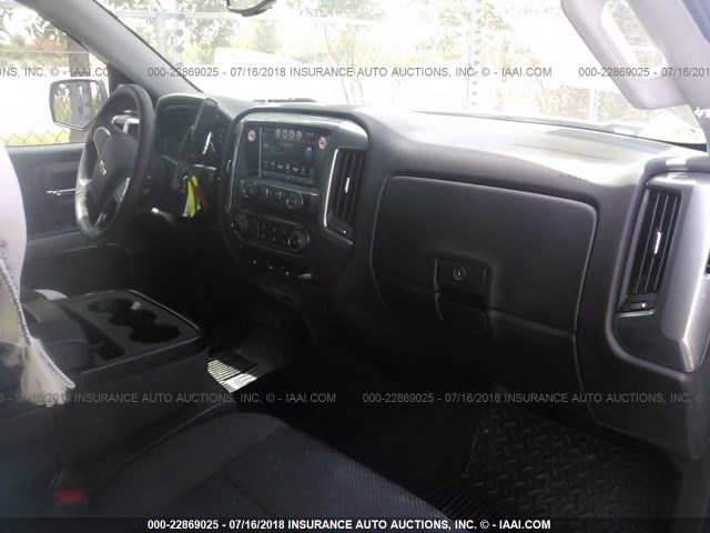 1GCRCREH8JZ151344 - 2018 CHEVROLET SILVERADO C1500 LT GRAY photo 5