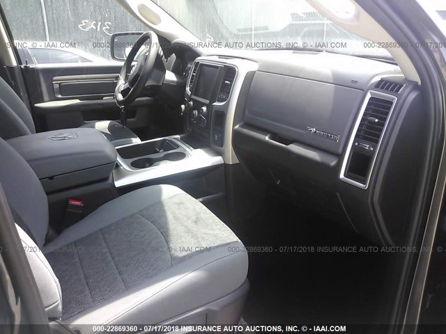 3C6RR7LT4HG794026 - 2017 RAM 1500 GRAY photo 5