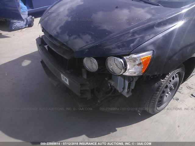 1G1JA5SH9F4136736 - 2015 CHEVROLET SONIC LS 黑色 照片 6