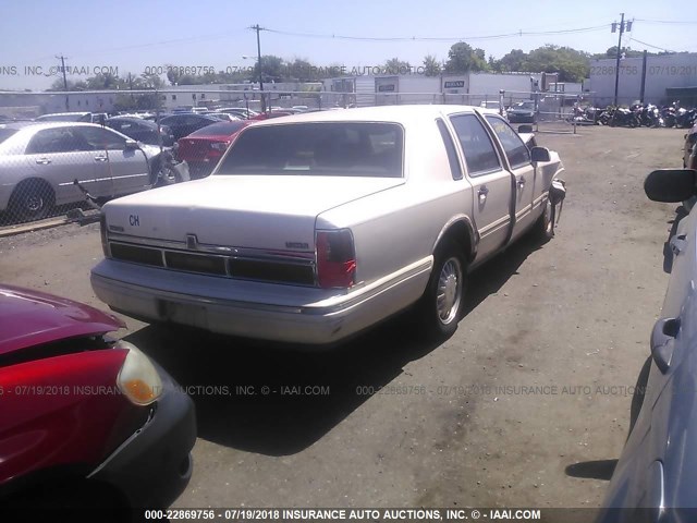 1LNLM83W3VY685986 - 1997 LINCOLN TOWN CAR CARTIER CREAM photo 4