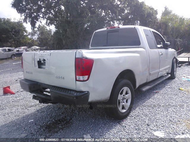 1N6BA06A65N576124 - 2005 NISSAN TITAN XE/SE/LE SILVER photo 4