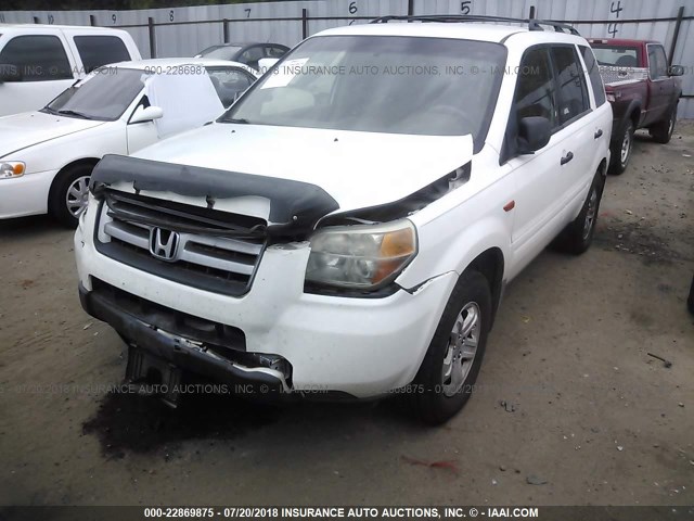 5FNYF18156B001336 - 2006 HONDA PILOT LX WHITE photo 2