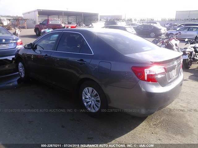 4T4BF1FK8DR290171 - 2013 TOYOTA CAMRY L/SE/LE/XLE GRAY photo 3