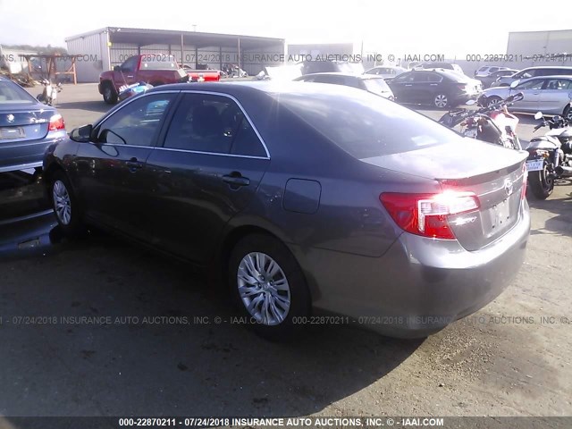 4T4BF1FK8DR290171 - 2013 TOYOTA CAMRY L/SE/LE/XLE 灰色 照片 3