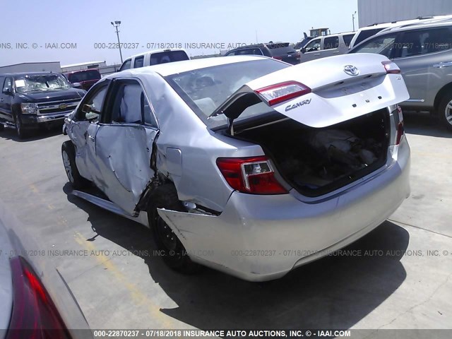4T4BF1FK2DR289503 - 2013 TOYOTA CAMRY L/SE/LE/XLE Gümüş foto 3
