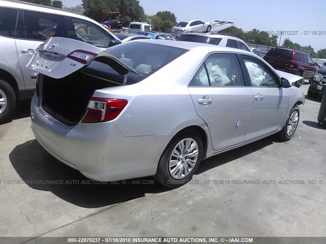 4T4BF1FK2DR289503 - 2013 TOYOTA CAMRY L/SE/LE/XLE SILVER photo 4