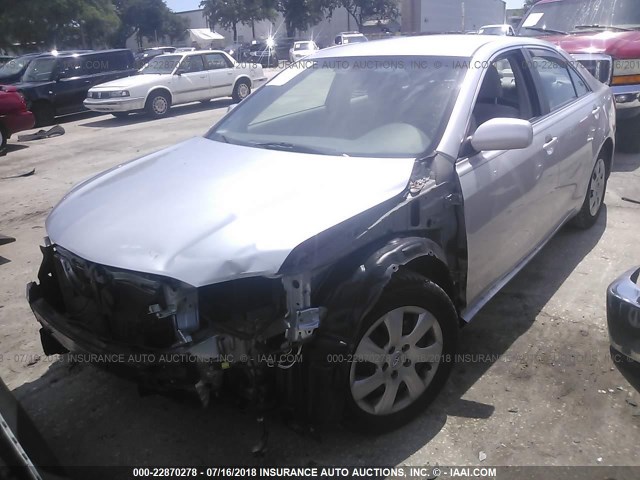 JTNBF3EK9A3000710 - 2010 TOYOTA CAMRY SE/LE/XLE SILVER photo 2