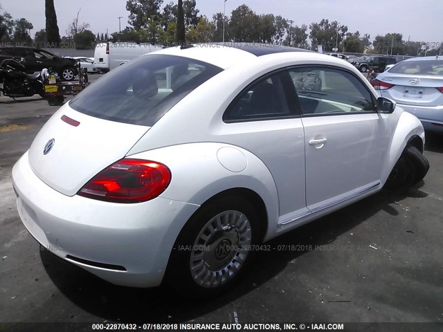 3VWJP7AT9EM628626 - 2014 VOLKSWAGEN BEETLE WHITE photo 4