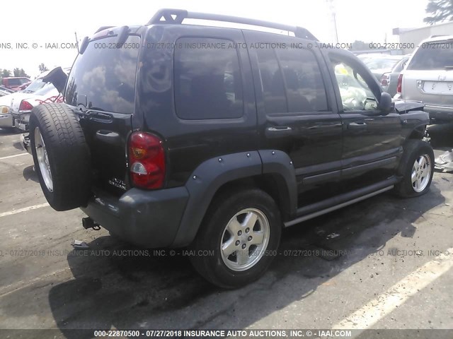 1J4GK38K55W543441 - 2005 JEEP LIBERTY RENEGADE BLACK photo 4