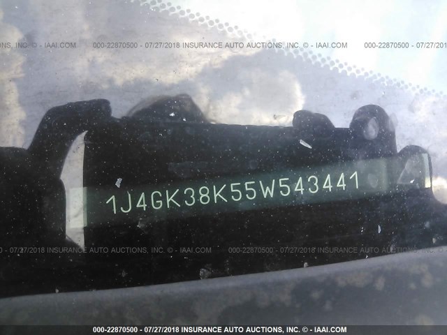 1J4GK38K55W543441 - 2005 JEEP LIBERTY RENEGADE BLACK photo 9