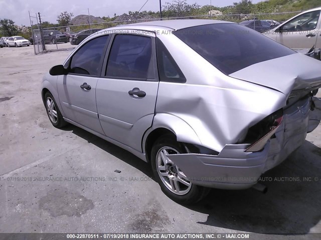 1FAFP34P52W351460 - 2002 FORD FOCUS SE/SE COMFORT SILVER photo 3