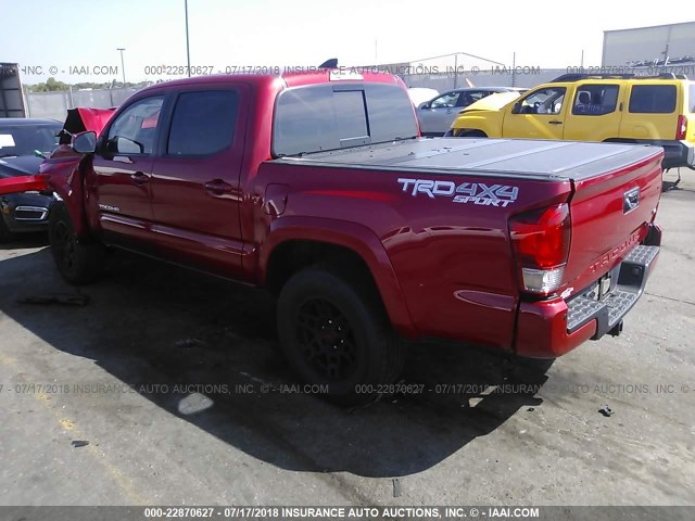3TMCZ5AN5HM104082 - 2017 TOYOTA TACOMA DBL CAB/SR/TRDSPT/OR/PRO წითელი ფოტო 3