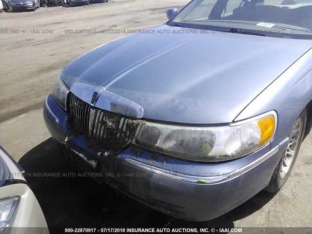 1LNHM82W9XY705538 - 1999 LINCOLN TOWN CAR SIGNATURE BLUE photo 6