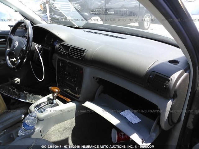 WVWWH63B23E005386 - 2003 VOLKSWAGEN PASSAT GLX Light Blue photo 5