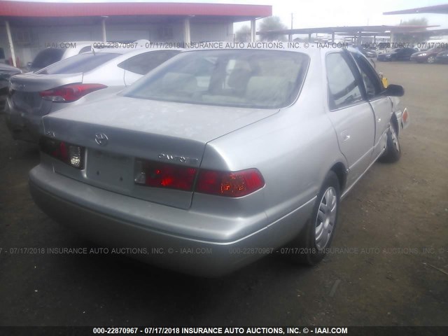 4T1BG22K61U830910 - 2001 TOYOTA CAMRY CE/LE/XLE 金色 照片 4
