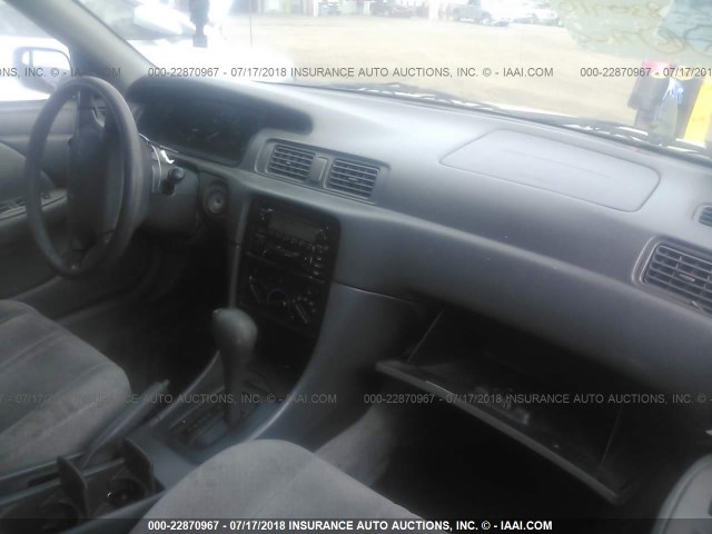 4T1BG22K61U830910 - 2001 TOYOTA CAMRY CE/LE/XLE 金色 照片 5