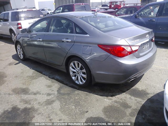 5NPEC4AC4CH330759 - 2012 HYUNDAI SONATA SE/LIMITED GRAY photo 3