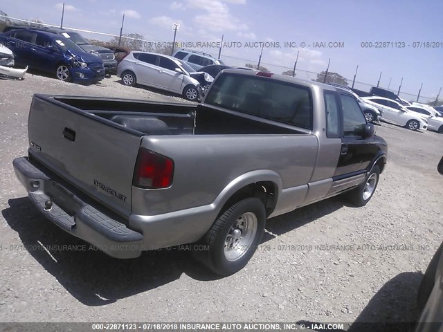 1GCCS1944W8215314 - 1998 CHEVROLET S TRUCK S10 SILVER photo 4