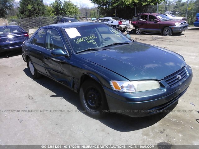 4T1BG22K5WU856325 - 1998 TOYOTA CAMRY CE/LE/XLE GREEN photo 1