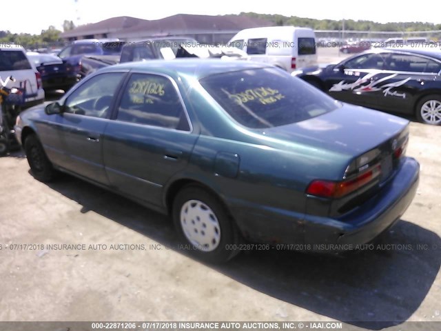 4T1BG22K5WU856325 - 1998 TOYOTA CAMRY CE/LE/XLE GREEN photo 3
