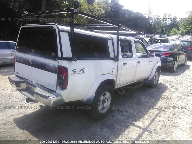 1N6ED27Y6YC309884 - 2000 NISSAN FRONTIER CREW CAB XE/CREW CAB SE WHITE photo 4