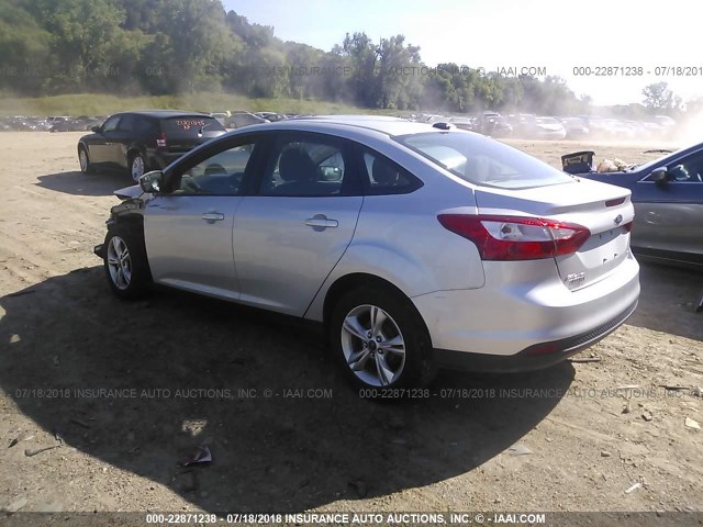 1FADP3F25DL264851 - 2013 FORD FOCUS SE SILVER photo 3