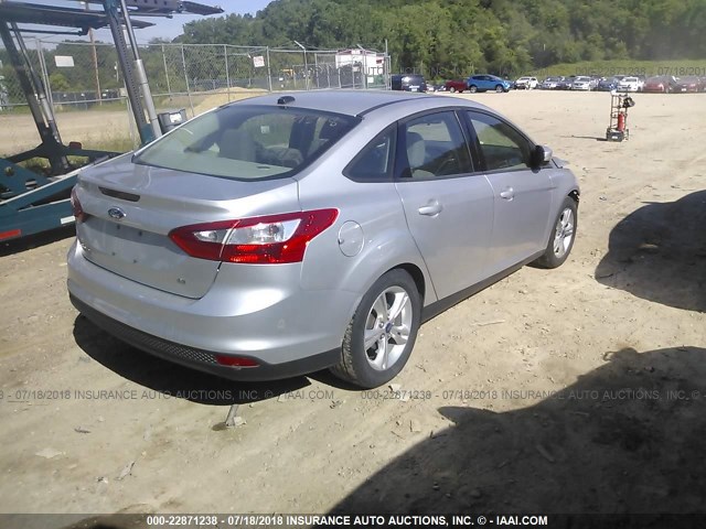 1FADP3F25DL264851 - 2013 FORD FOCUS SE SILVER photo 4