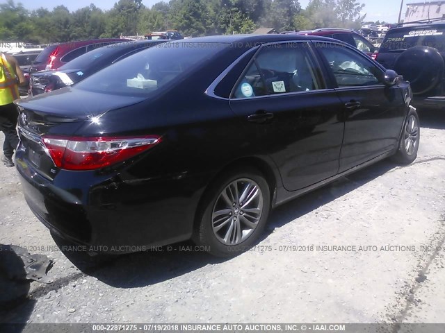 4T1BF1FK0HU299172 - 2017 TOYOTA CAMRY LE/XLE/SE/XSE BLACK photo 4