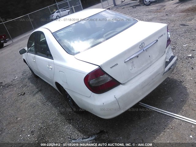 4T1BE32K42U093736 - 2002 TOYOTA CAMRY LE/XLE/SE 白色 照片 3