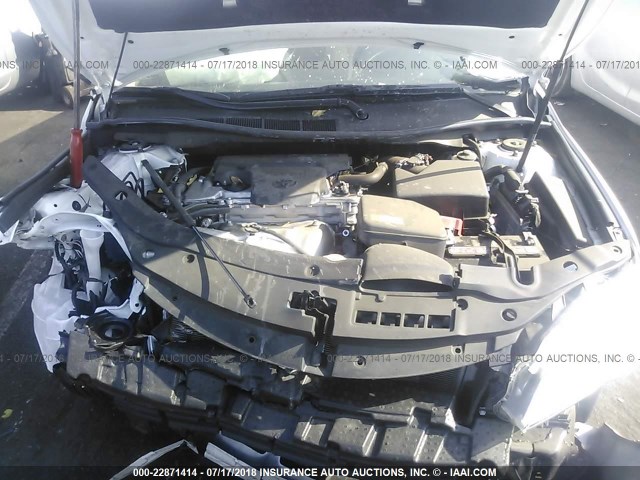 4T1BF1FK8HU684267 - 2017 TOYOTA CAMRY LE/XLE/SE/XSE WHITE photo 10