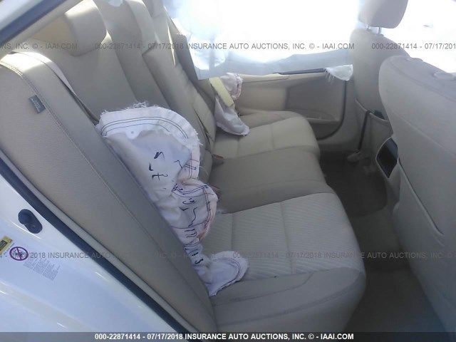 4T1BF1FK8HU684267 - 2017 TOYOTA CAMRY LE/XLE/SE/XSE WHITE photo 8