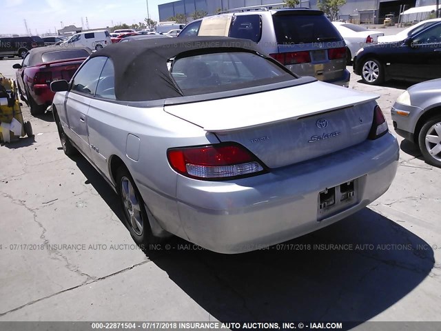 2T1FF22PX1C423710 - 2001 TOYOTA CAMRY SOLARA SE/SLE ვერცხლისფერი ფოტო 3