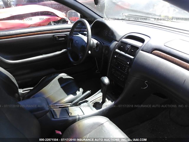 2T1FF22PX1C423710 - 2001 TOYOTA CAMRY SOLARA SE/SLE ვერცხლისფერი ფოტო 5