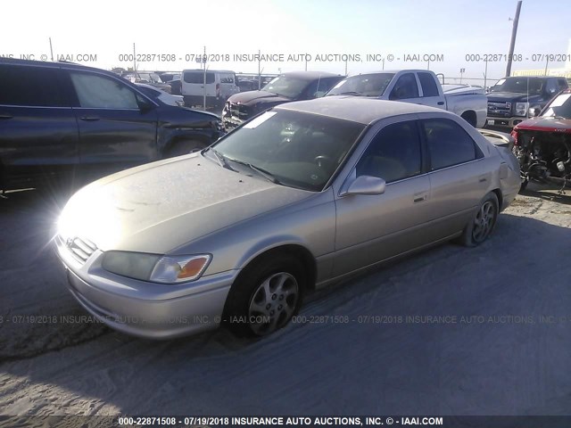 JT2BG22K5Y0389012 - 2000 TOYOTA CAMRY CE/LE/XLE GOLD photo 2