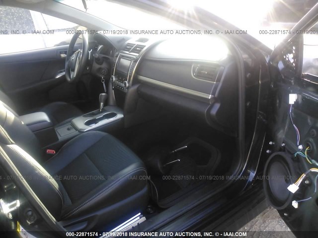 4T1BF1FK6CU174136 - 2012 TOYOTA CAMRY SE/LE/XLE BLUE photo 5