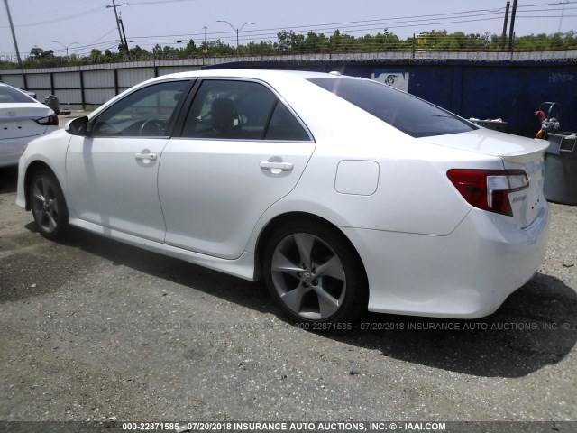 4T1BF1FK5CU632149 - 2012 TOYOTA CAMRY SE/LE/XLE WHITE photo 3