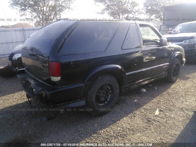 1GNCS18W71K215247 - 2001 CHEVROLET BLAZER BLACK photo 4