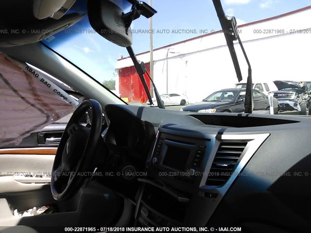 4S4BRBLC2E3305811 - 2014 SUBARU OUTBACK 2.5I LIMITED WHITE photo 5