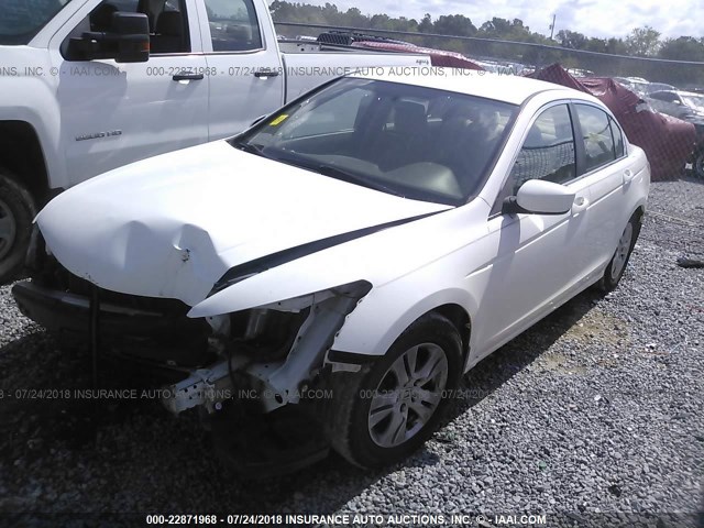 1HGCP2F42AA079425 - 2010 HONDA ACCORD LXP WHITE photo 2