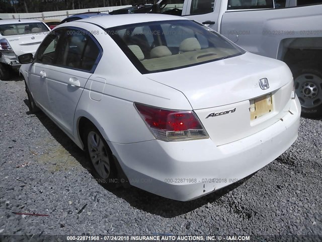 1HGCP2F42AA079425 - 2010 HONDA ACCORD LXP WHITE photo 3