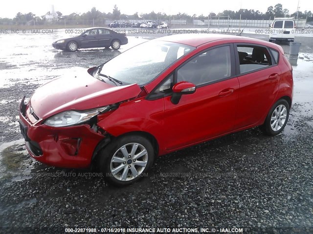 3FADP4EJ2DM113723 - 2013 FORD FIESTA SE RED photo 2