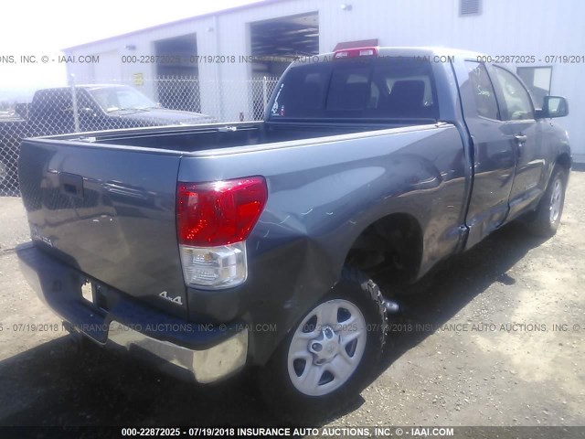 5TFUM5F14AX015340 - 2010 TOYOTA TUNDRA DOUBLE CAB SR5 GRAY photo 4