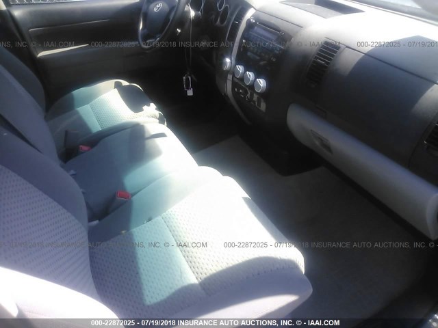 5TFUM5F14AX015340 - 2010 TOYOTA TUNDRA DOUBLE CAB SR5 GRAY photo 5