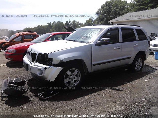 1J8GR48K07C602206 - 2007 JEEP GRAND CHEROKEE LAREDO/COLUMBIA/FREEDOM 银色 照片 2