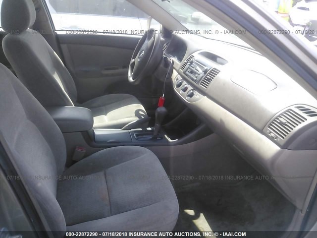 4T1BF32K63U043449 - 2003 TOYOTA CAMRY LE/XLE/SE 金色 照片 5