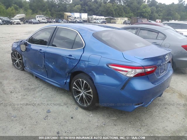 4T1B11HK7JU036758 - 2018 TOYOTA CAMRY L/LE/XLE/SE/XSE BLUE photo 3