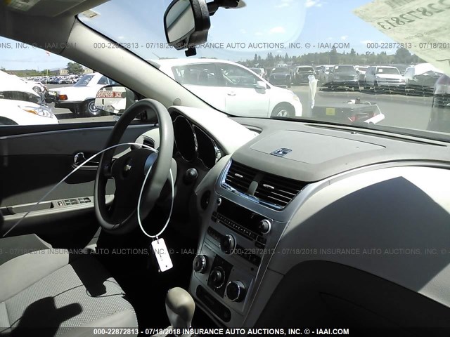 1G1ZG57B09F138244 - 2009 CHEVROLET MALIBU LS ლურჯი ფოტო 5