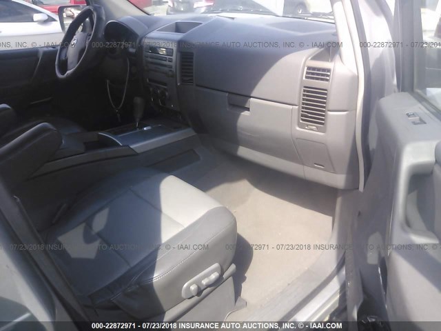 1N6BA07A86N549149 - 2006 NISSAN TITAN XE/SE/LE SILVER photo 5