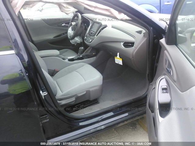 1G1ZB5ST8HF291578 - 2017 CHEVROLET MALIBU LS Көк фото 5